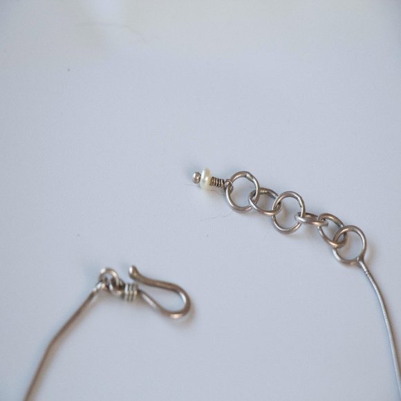 Porcelain and Chalcedony Flower Necklace - Picture 3 of 3